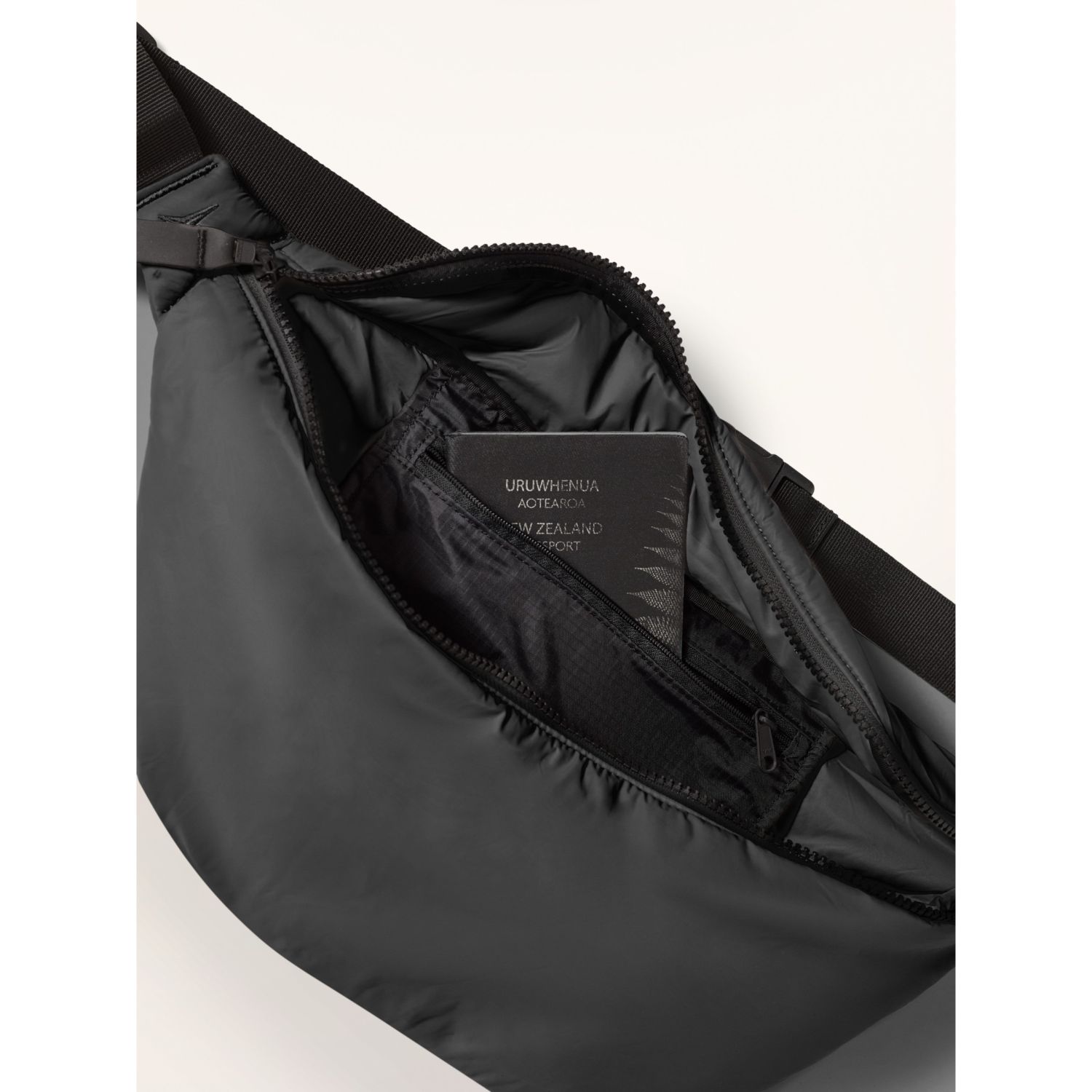 Atomic Snowcloud Sling Bag, Black