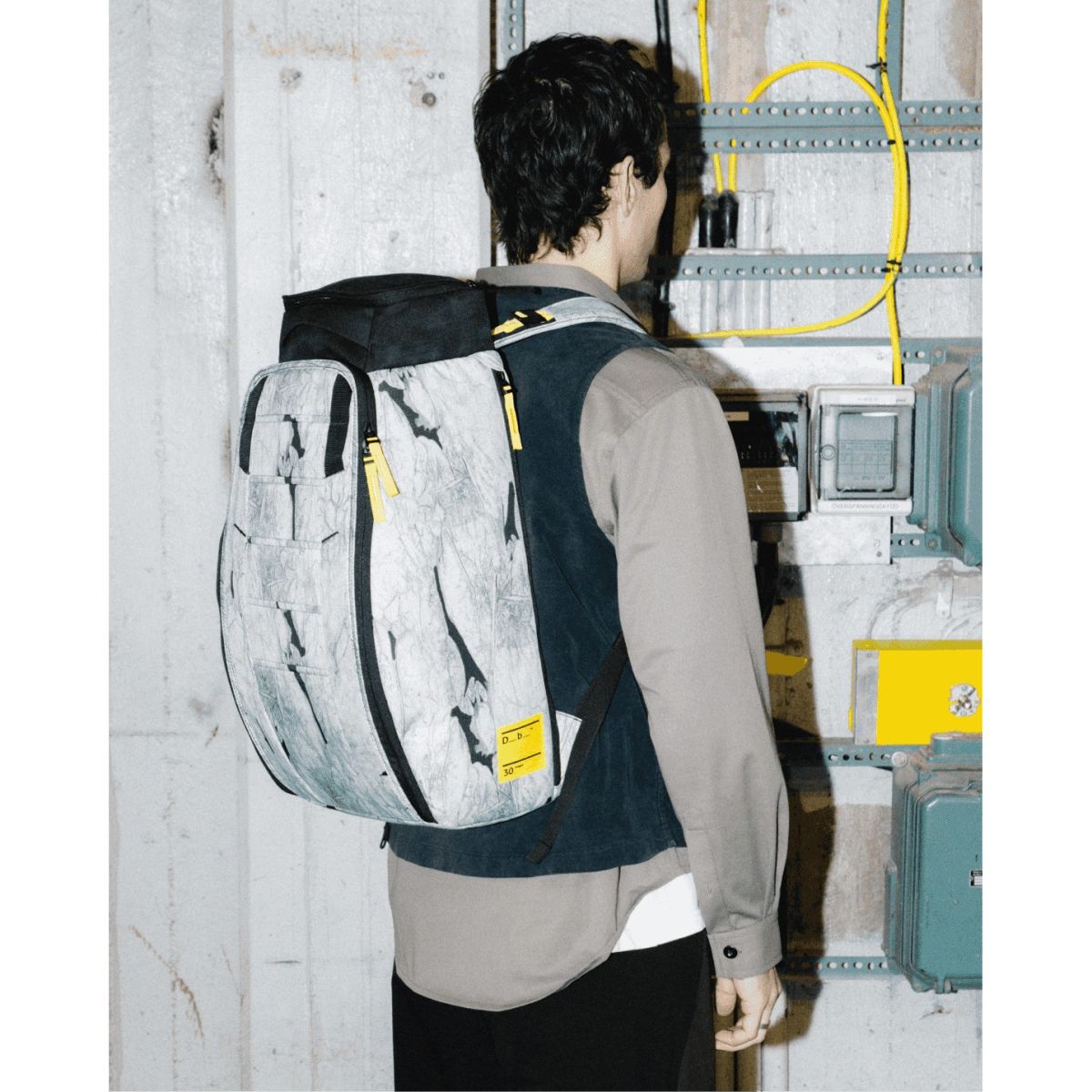Db Hugger, 30L, backpack, basalt white