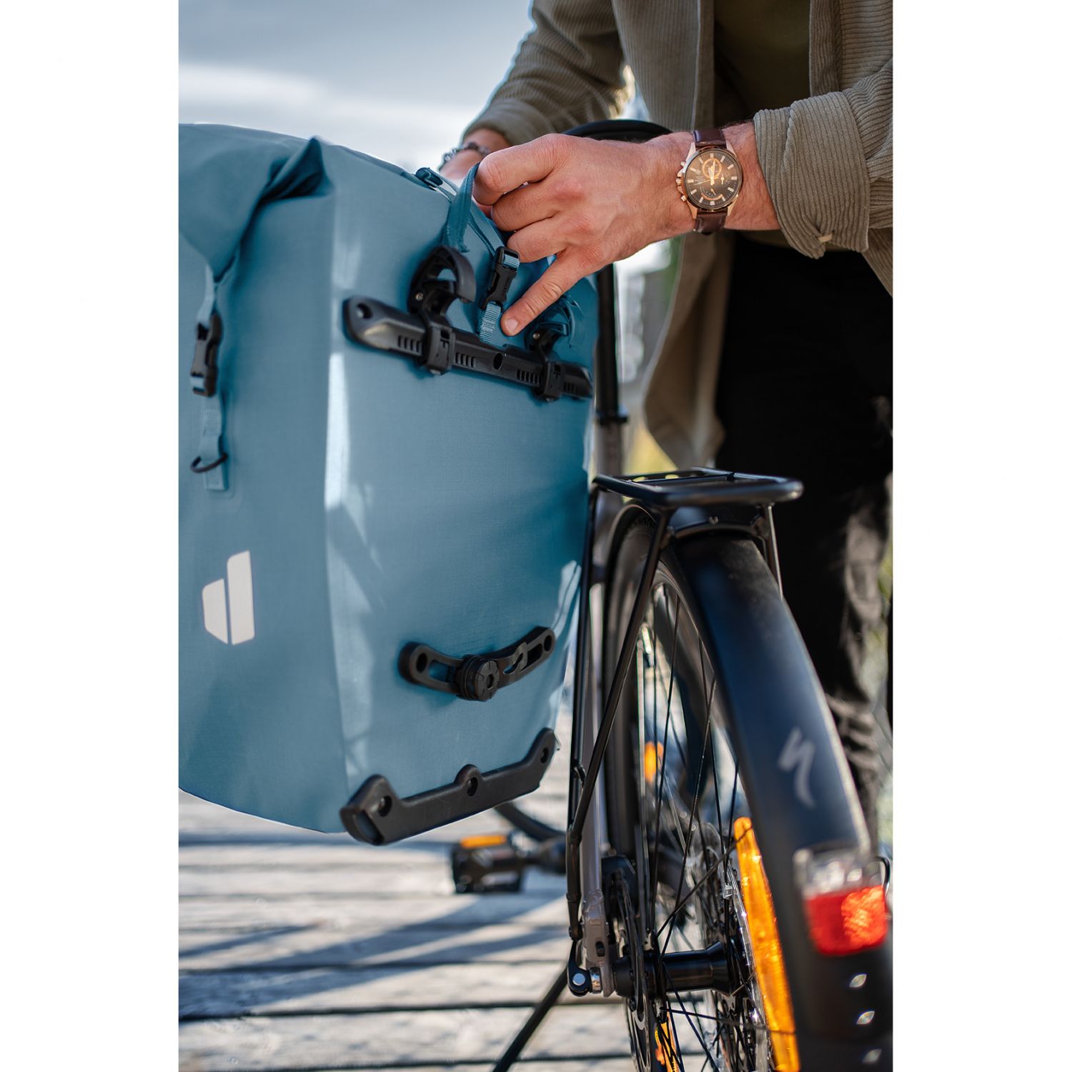 Deuter Visby 25+5, pyörälaukku, sininen