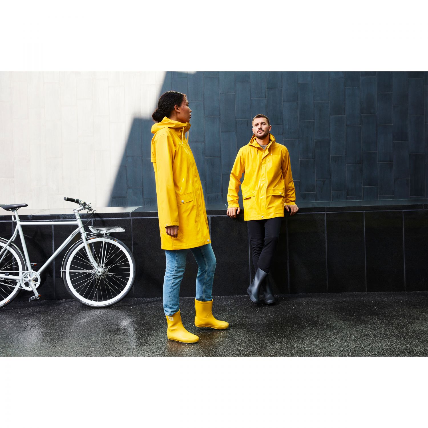 Helly Hansen Moss rain coat women essential yellow