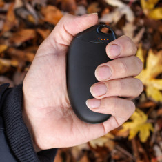 LifeSystems Wiederaufladbarer Handwärmer, USB-Anschluss