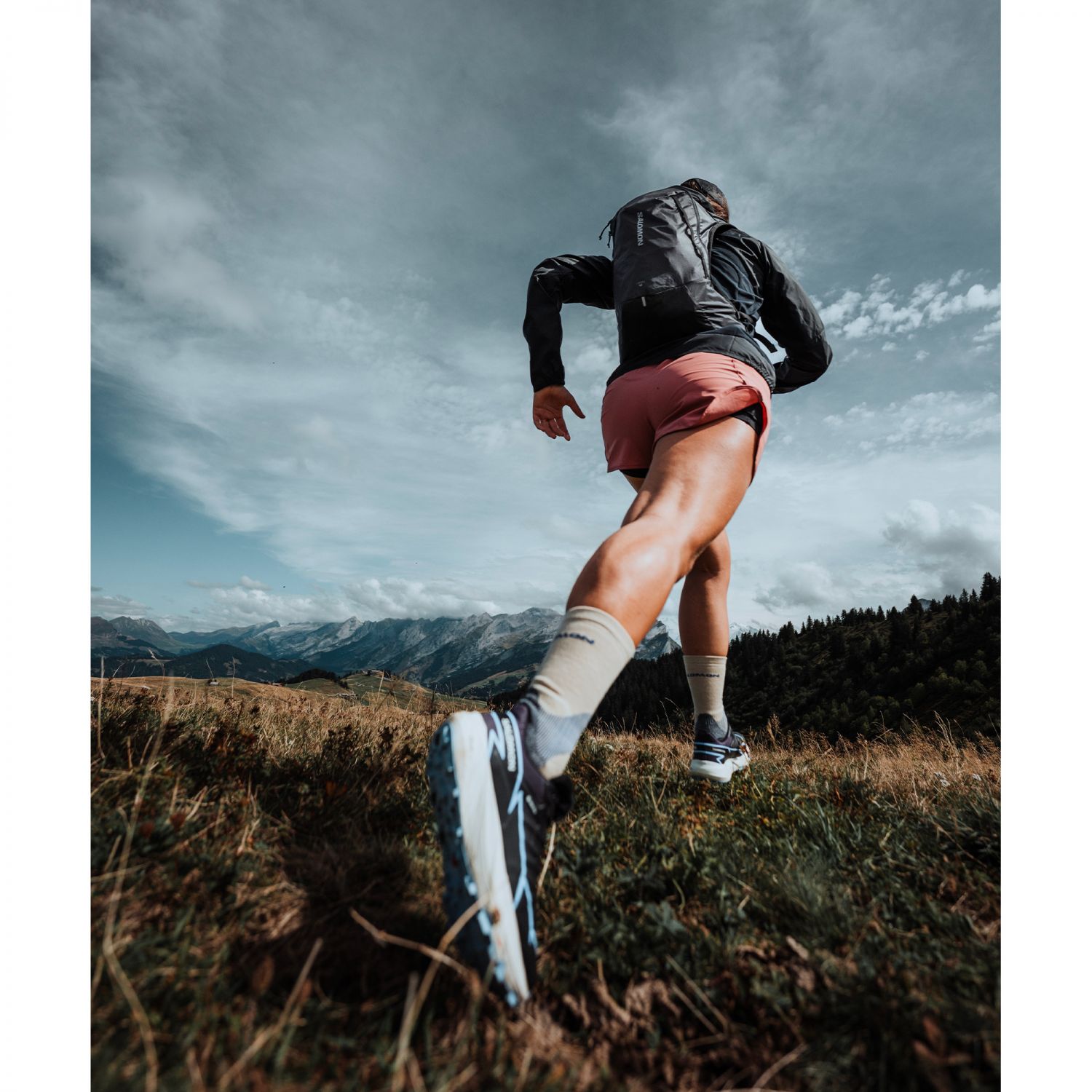 Salomon Cross 12, reppu, musta